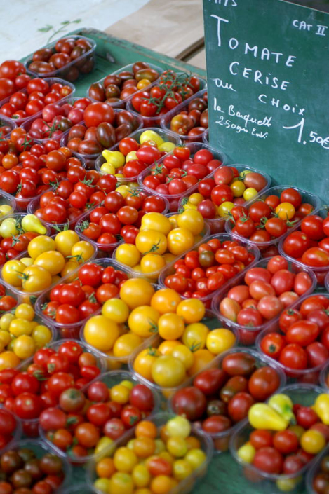 Tomates cerises, Arles market